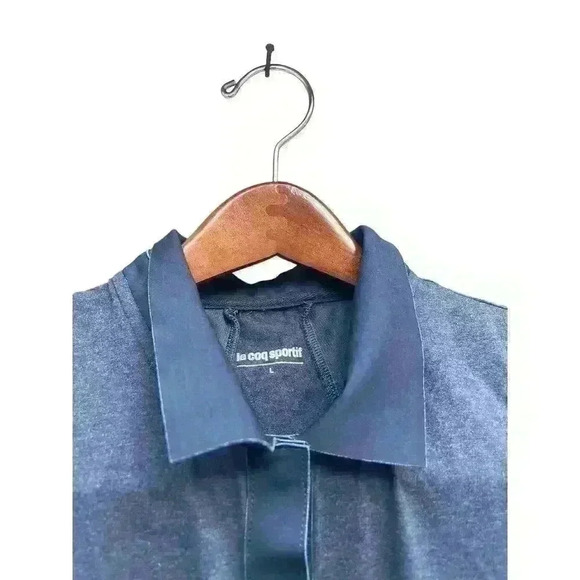 Le Coq Sportif Golf Sleeveless Size Large with magnetic closure buttons. - Picture 4 of 5